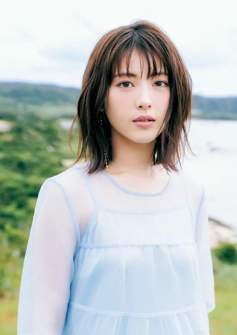 浜辺美波 203