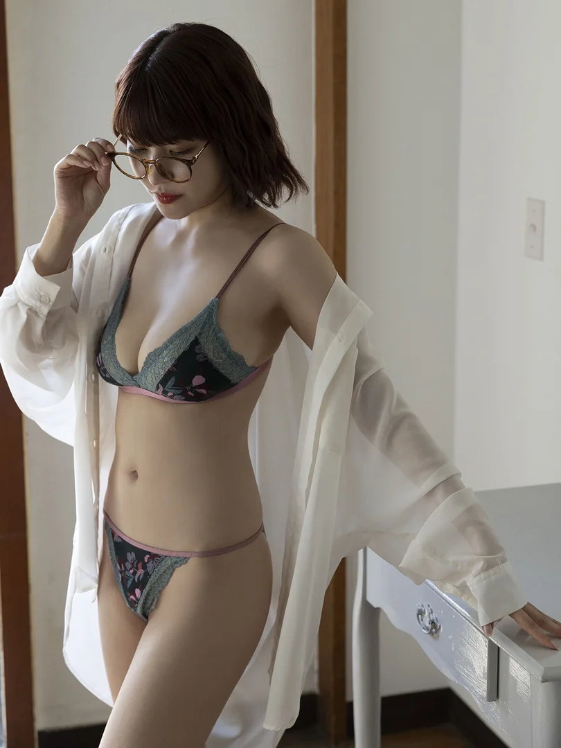 岸明日香 715