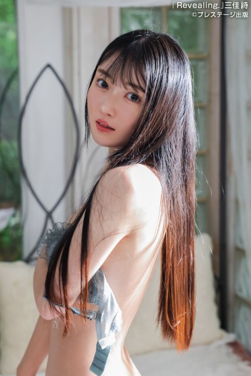三佳詩乳首ヌードおっぱいエロ画像