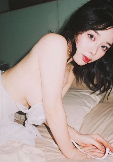一詠セミヌードおっぱいエロ画像
