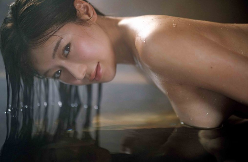 新海まき乳首ヌードおっぱいエロ画像