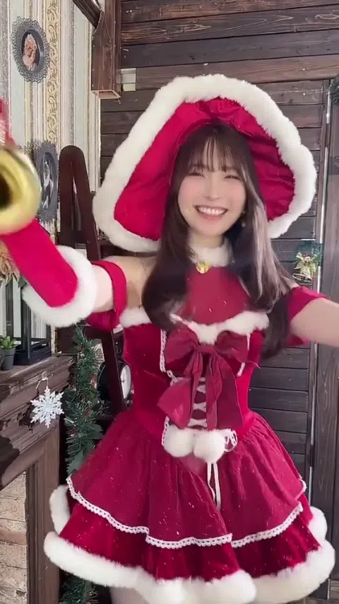 あまつまりな えろい透け衣装で乳首チラ見せのセクシーショット