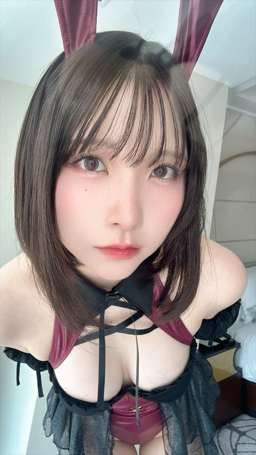 あまつまりな ヌード級コスプレのセクシーショット