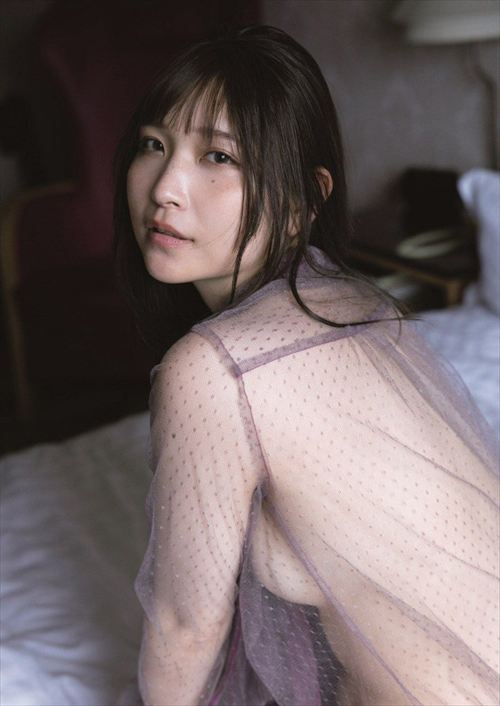 あまつまりな エロいランジェリーのグラビア画像