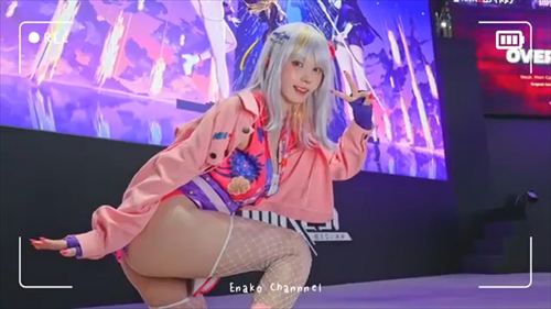 TGS2025でえなこがMIRESIイツカをコスプレ、ノーパンふんどしで会場を魅了