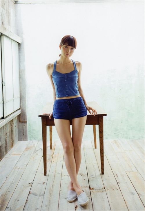 深川麻衣 2025年水着グラビア 高解像度コレクション