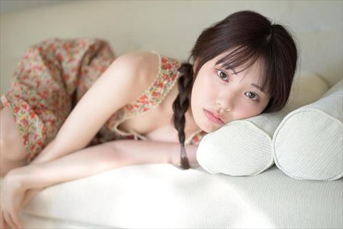 石川澪のTikTokダンスと本番中のセクシーAVシーンの比較