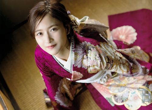 乃木坂46金川紗耶のグラビア、しなやかな肢体が輝く