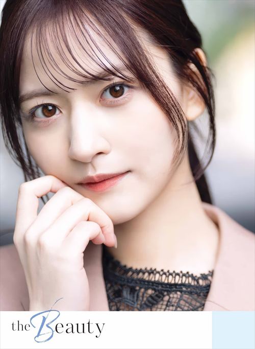 金川紗耶のグラビア、清楚さと色気の絶妙なバランス