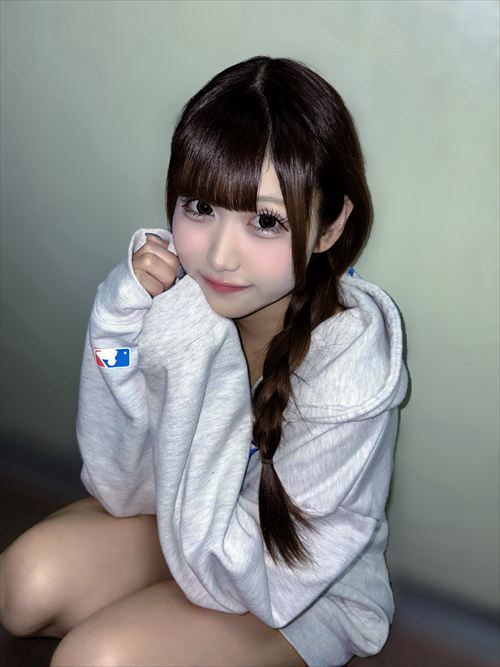 鈴羽りらの魅力的な姿が話題のエロいアイドル写真