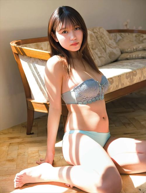 川道さら エロい水着グラビアでセクシーポーズ