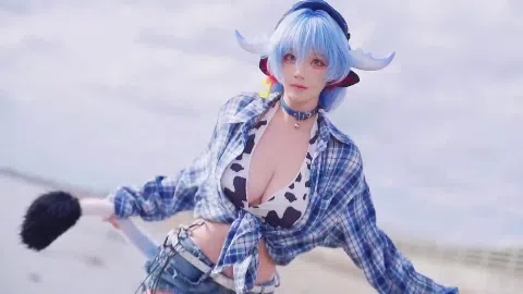 菌烨takoのMugendai ANANTAコスプレ、セクシーな衣装で会場を魅了