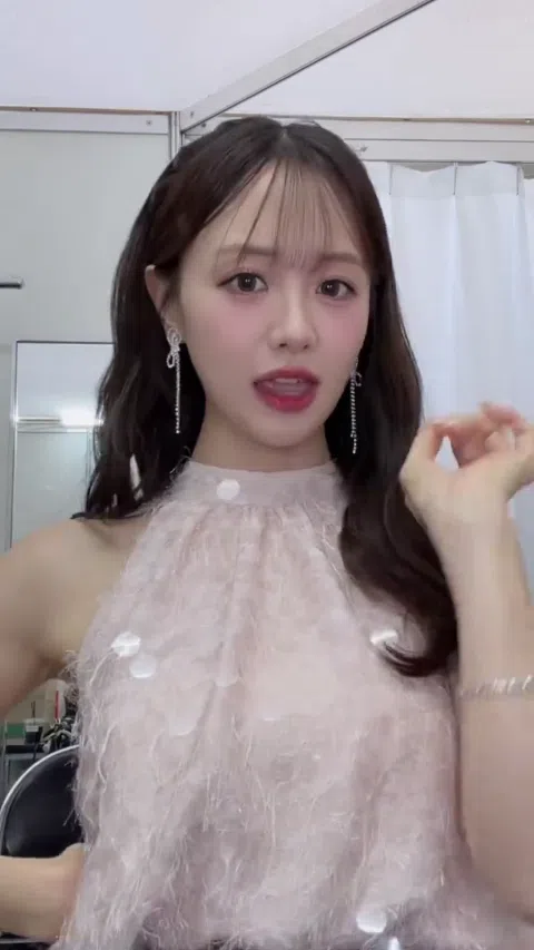 森香澄 ピーチジョン 赤ランジェリー 胸元ホクロ エロ可愛い