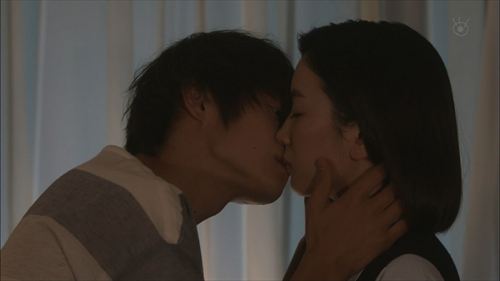 永野芽郁の過去の濡れ場画像エロ画像エログラビア露出画像