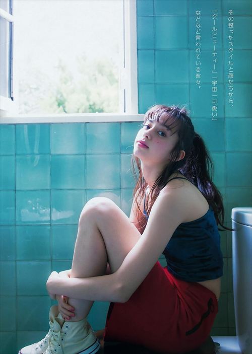 中条あやみ モノクロ写真 アーティスティック クラシック美人