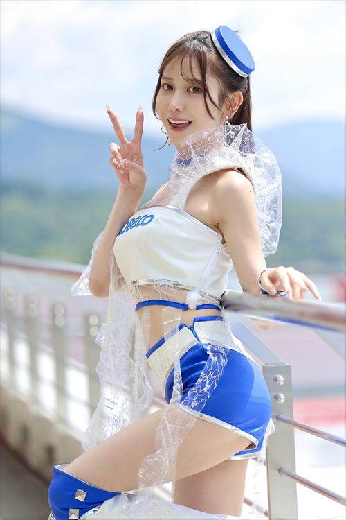 名取くるみ エロいレースクイーンのセクシー画像