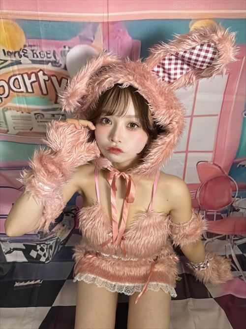 大嶋みく エロコスプレ 乳首ポチ見えそうな過激ショット