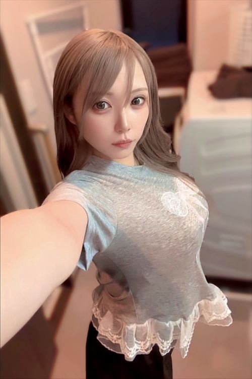 れちゃん 舌出しフェラ妄想自撮り 爆乳寄せ谷間グラビア画像