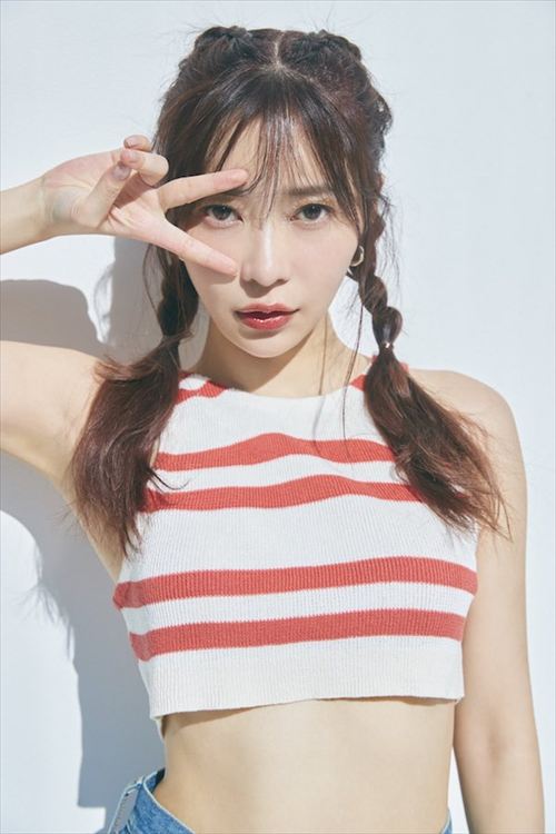 指原莉乃 昔のグラビア セクシー姿