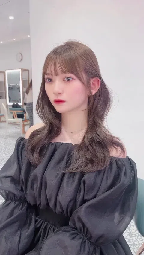 佐山すずか 水着で魅せるセクシーな動きのGIF