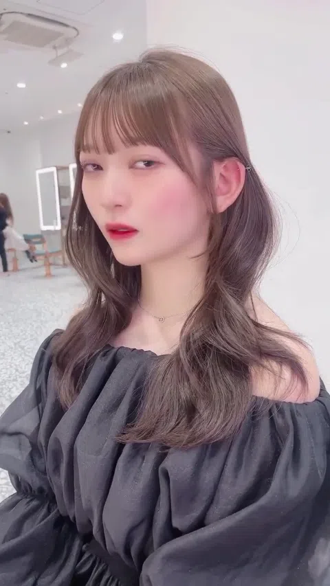佐山すずか 尻のラインがエロいGIFショット