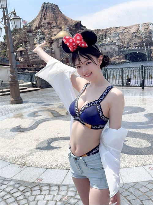 USJハロウィン クッパ姫の刺激的なコスプレ姿