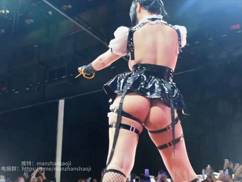 セクシーレイヤーの大胆な姿が台湾イベントで話題