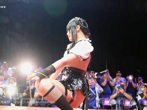 台湾コスプレイベントで過激な衣装が話題に