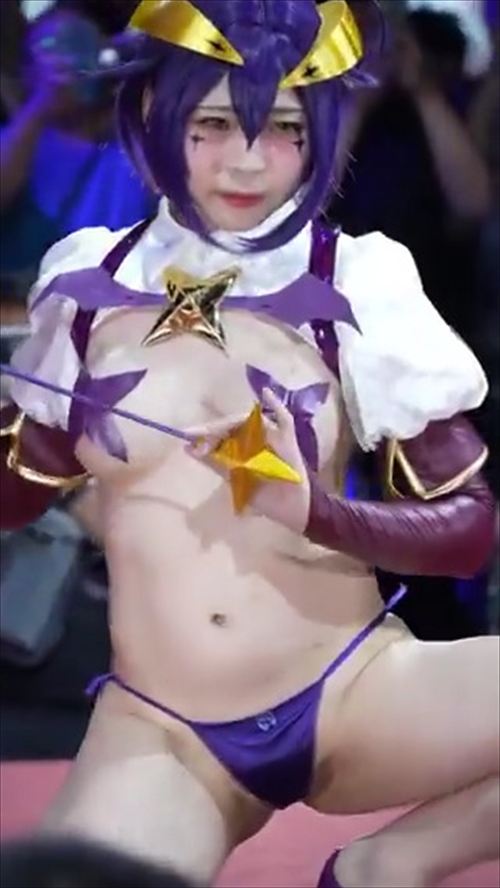 台湾イベントのセクシーレイヤーがSNSを席巻