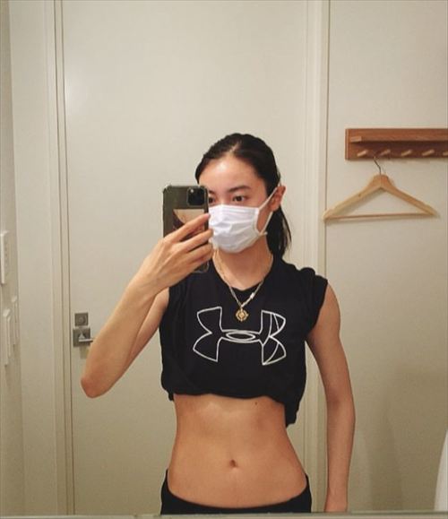 田辺桃子グラビアや自撮り画像