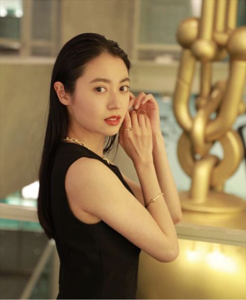 田辺桃子グラビアや自撮り画像