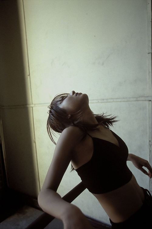 矢田亜希子グラビア画像