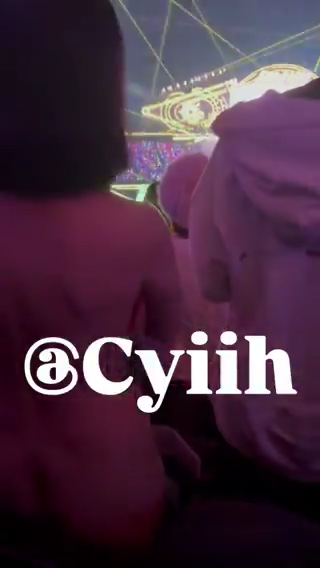 SnowManオタク美女の全裸ダンス 汗と歓声が絡む興奮のライブエロハプニング