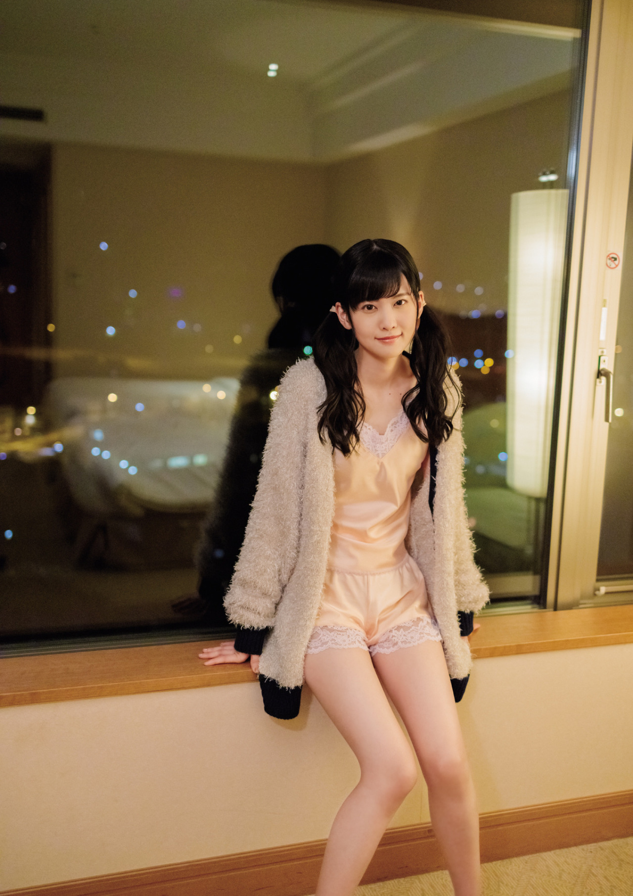 大西亜玖璃グラビアおっぱいエロ画像