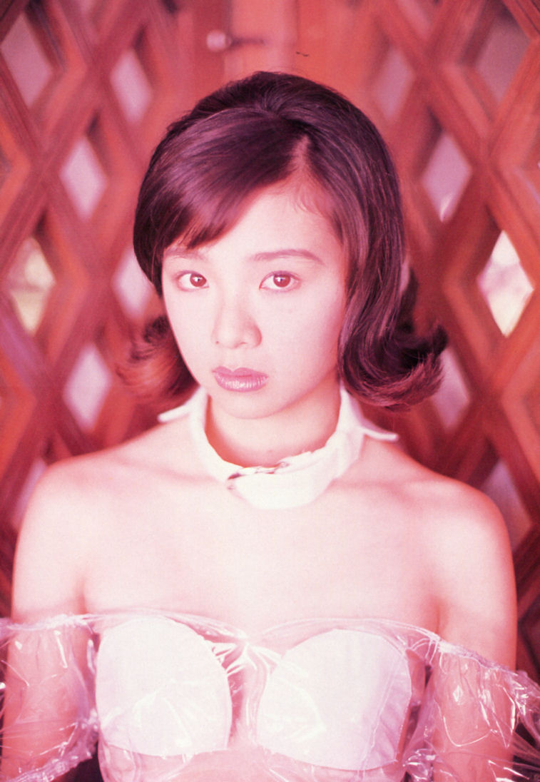 宍戸留美水着グラビアおっぱいエロ画像