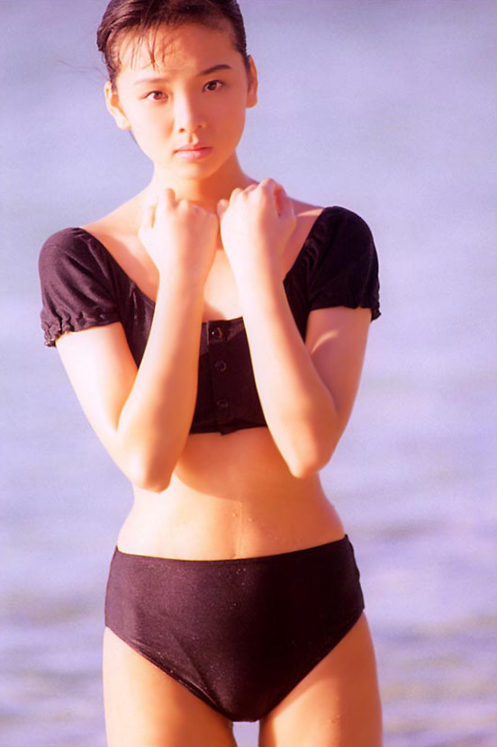 宍戸留美水着グラビアおっぱいエロ画像