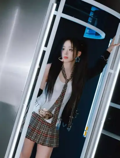 NewJeansおっぱいエロ画像