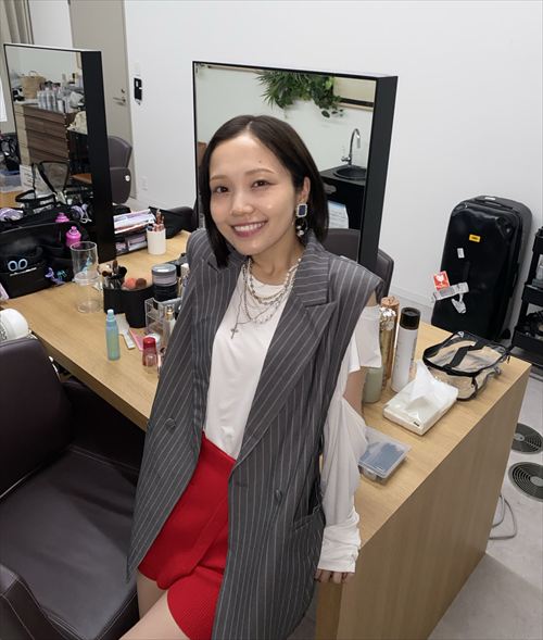 秋谷百音濡れ場SNS私服乳首ヌードエロ露出おっぱい画像