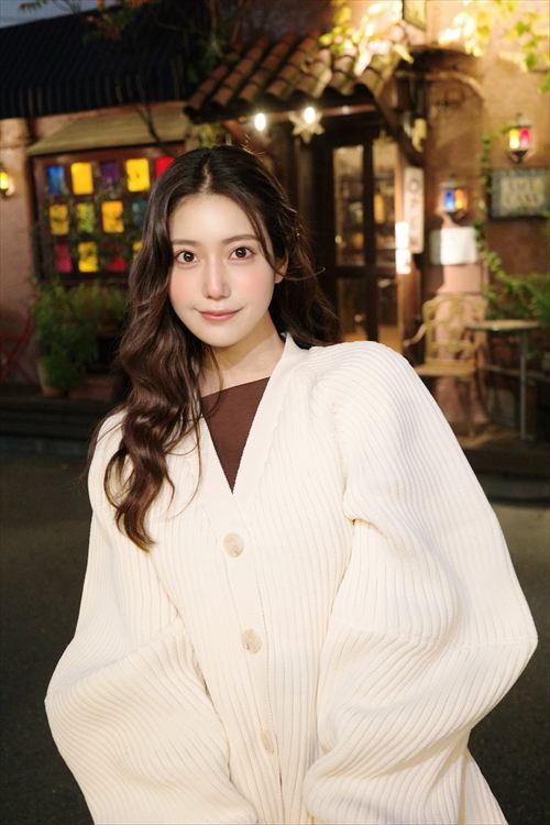 阿部なつき私服谷間深すぎ爆乳こぼれ落ち寸前