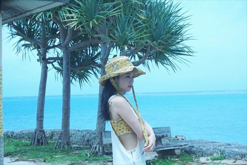 出口夏希 東京国際映画祭 エロドレス 背中ツル肌 お尻覗き