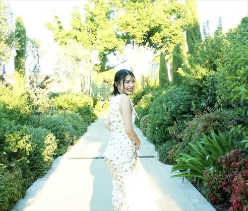 出口夏希 美肌露わ イエロードレス ヒップ強調 谷間エロ