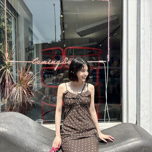 出口夏希 24 スタイル神 背中ぱっくり お尻見えそう エロ