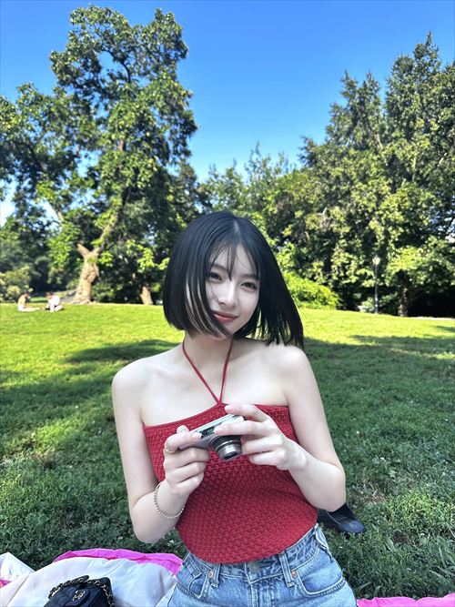 出口夏希 映画祭 イエロー総柄ドレス ヒップライン セクシー谷間