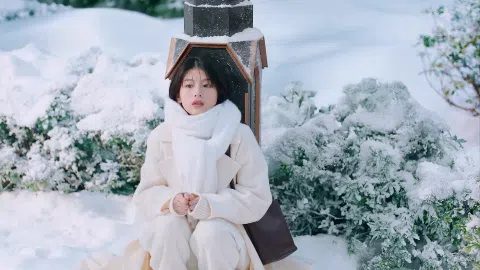 出口夏希 美背中丸見え ドレス お尻見えそう エロい谷間 東京映画祭