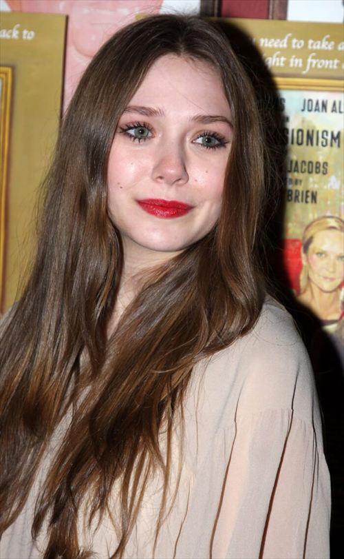 エリザベス・オルセン 最終カット ミステリアスな眼差し ファン必見画像