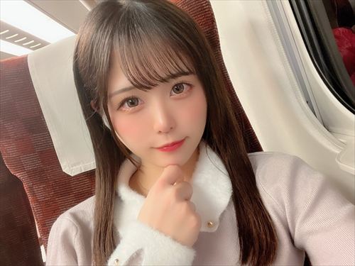 堀内玲 自撮り 巨乳谷間 ロリ美少女