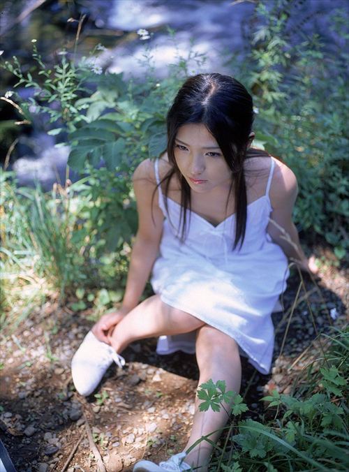 星野真里グラビアおっぱい水着乳首エロ画像