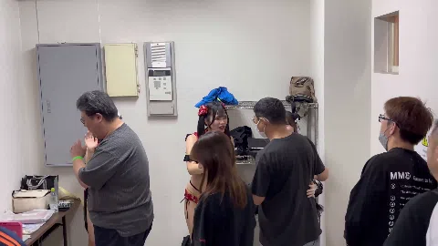 9時間1500円 金沢公演 フリーハグ会でヲタク悶絶の胸押し付けハグ