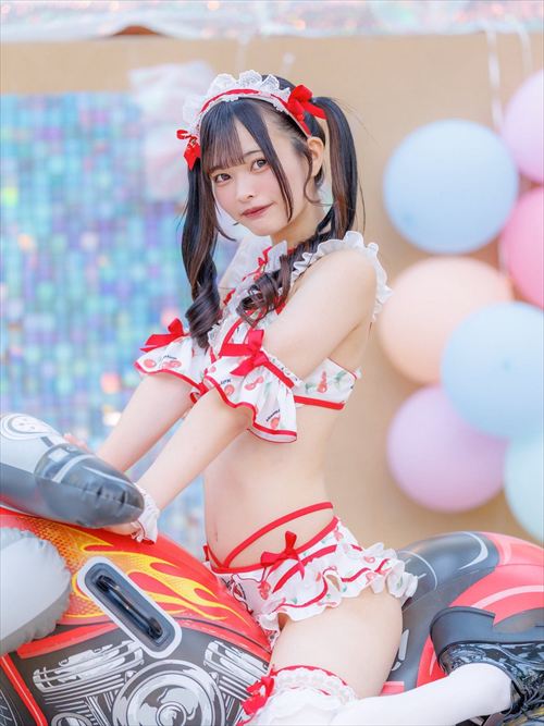 9時間1500円 まりか エロ自撮り 胸谷間丸出しセクシーショット