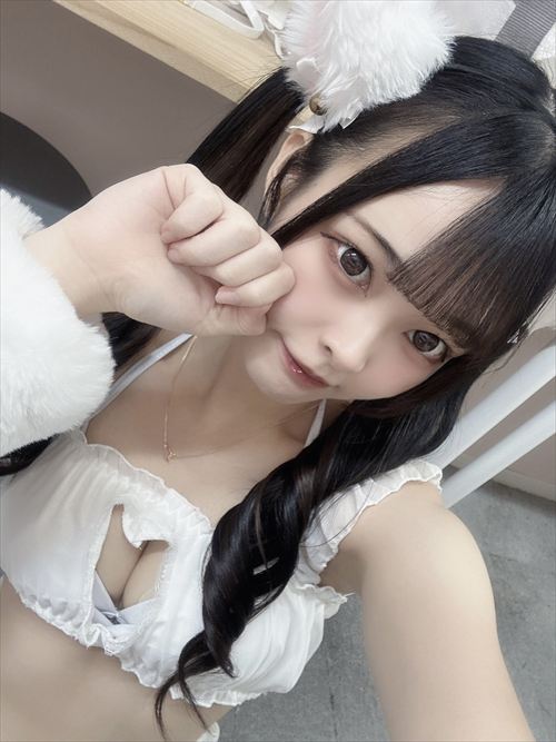 9時間1500円 まりか 最新エロ自撮り 谷間くっきり